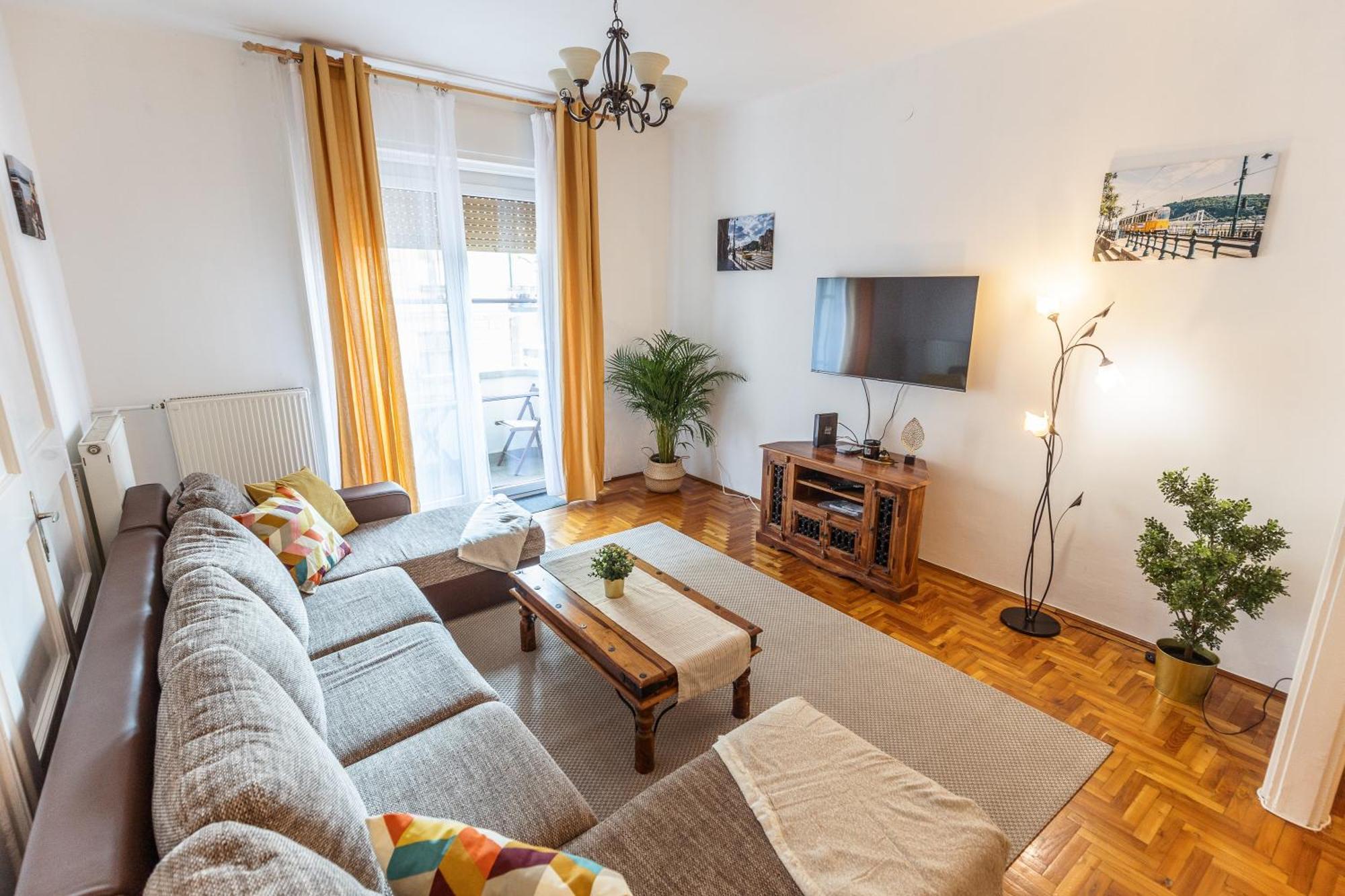 Bright & Spacious Riverside Apartment With Balcony Budapest Ngoại thất bức ảnh