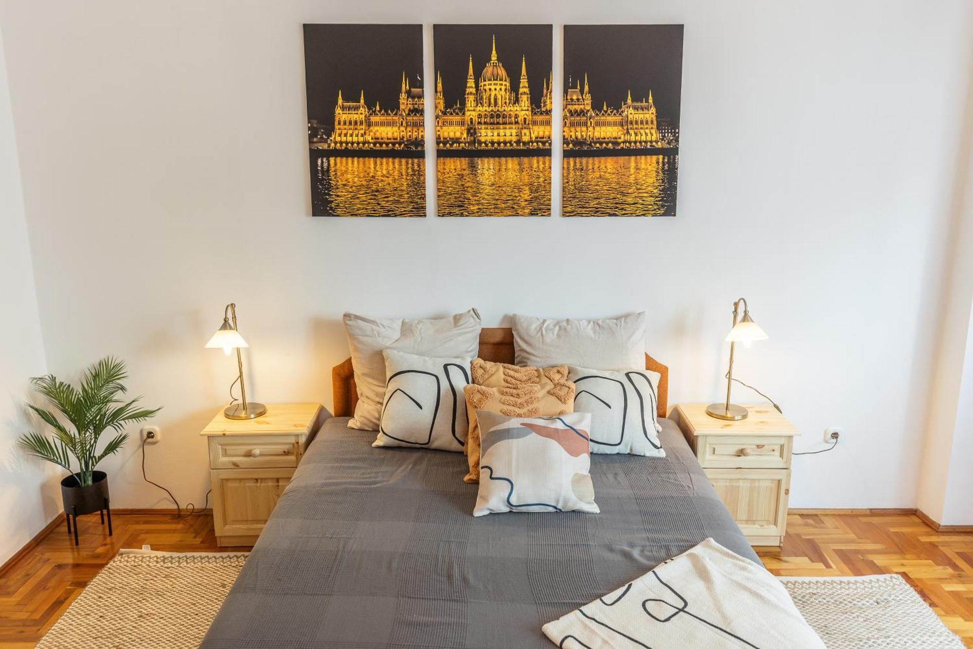 Bright & Spacious Riverside Apartment With Balcony Budapest Ngoại thất bức ảnh