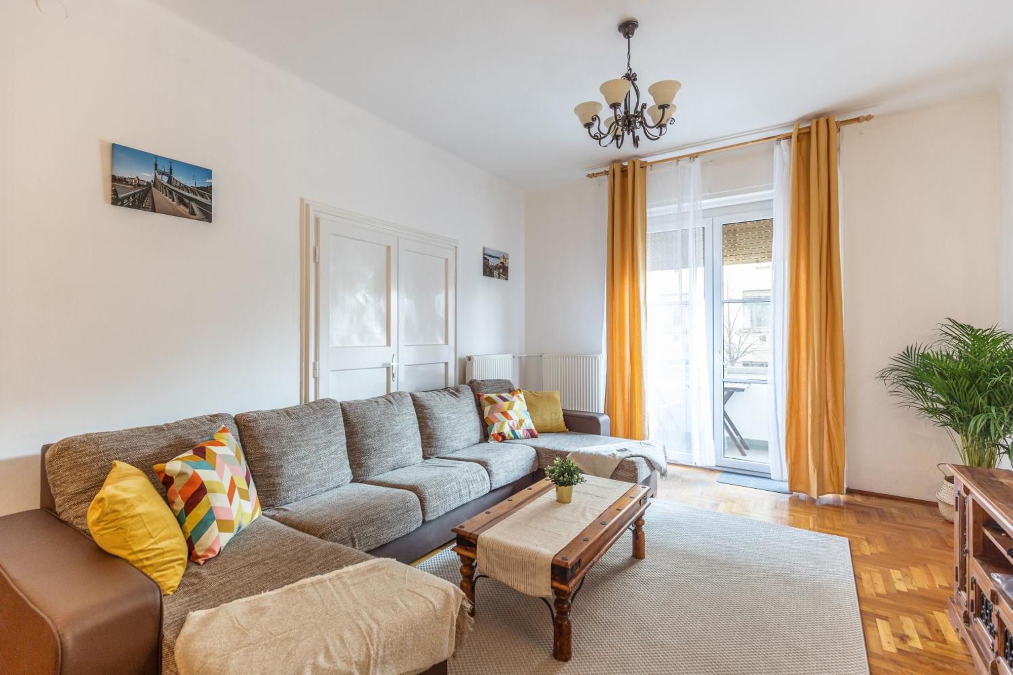 Bright & Spacious Riverside Apartment With Balcony Budapest Ngoại thất bức ảnh