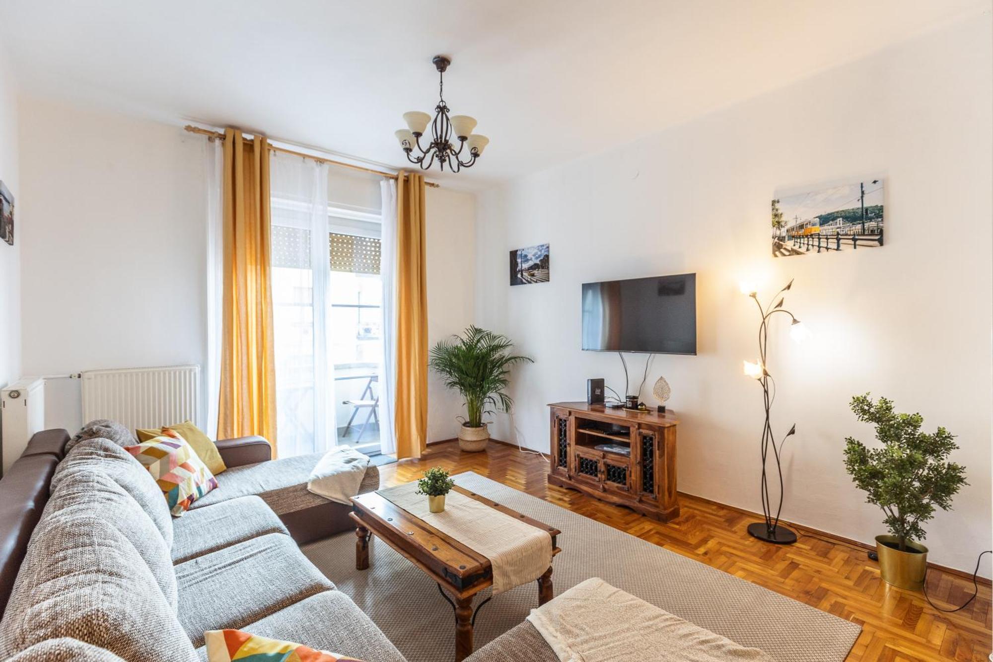 Bright & Spacious Riverside Apartment With Balcony Budapest Ngoại thất bức ảnh