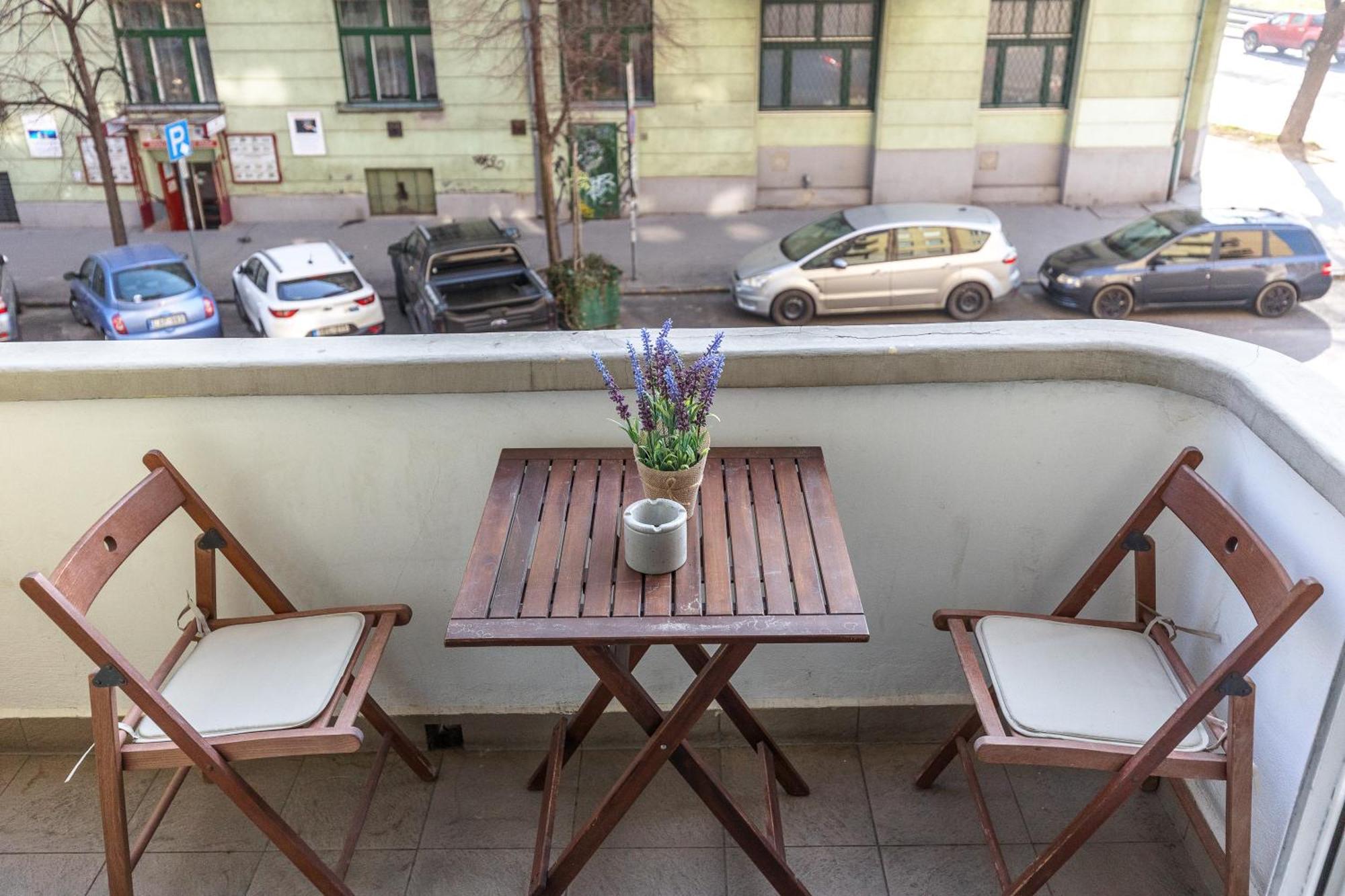 Bright & Spacious Riverside Apartment With Balcony Budapest Ngoại thất bức ảnh