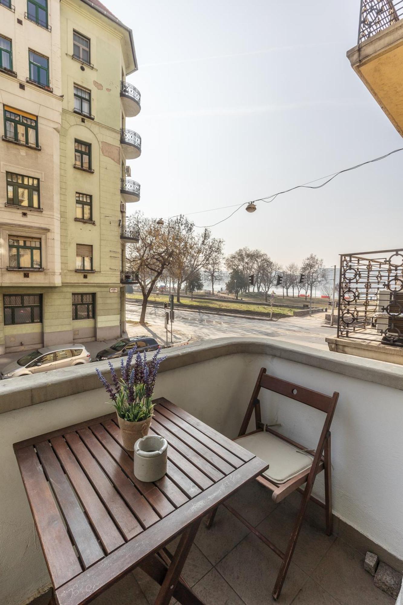 Bright & Spacious Riverside Apartment With Balcony Budapest Ngoại thất bức ảnh